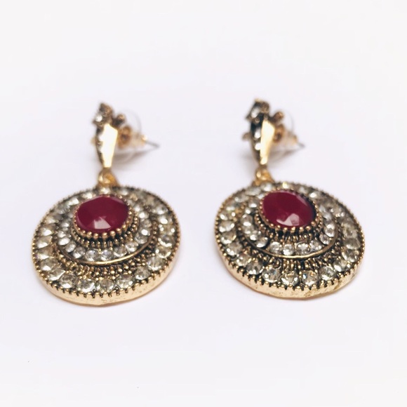 Gold/bronze earrings with rhinestones & red accent - Picture 7 of 8